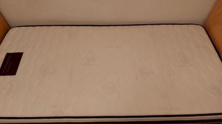 Cama articulada con motor