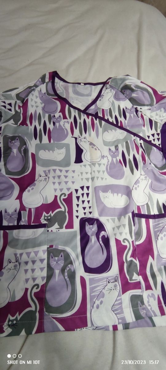 Camisa de enfermeria o de veterinaria