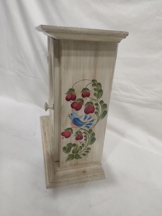 ARMARIO PEQUEÑO DECORADO A MANO 