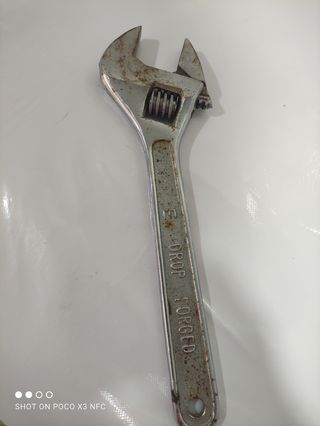 Llave inglesa 12"