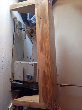 Estante de cuarto para tele o libros