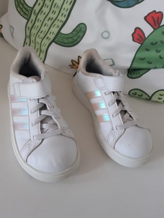 ténis de menina Adidas