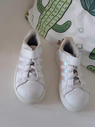 ténis de menina Adidas