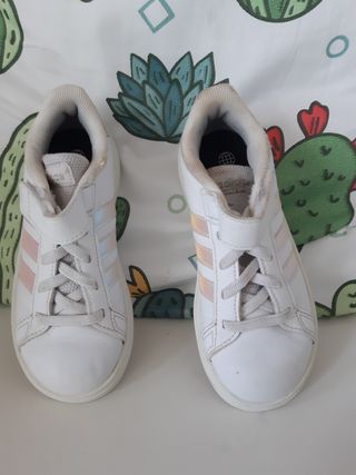 ténis de menina Adidas