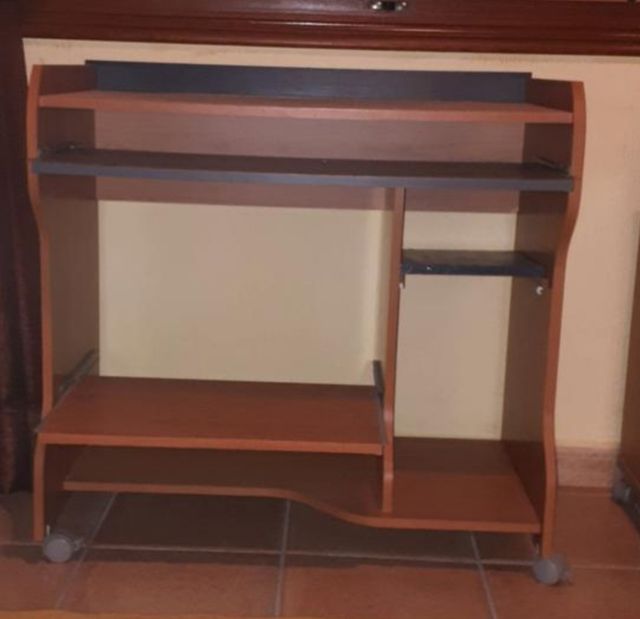 Beliche marinho com gavetas e camas