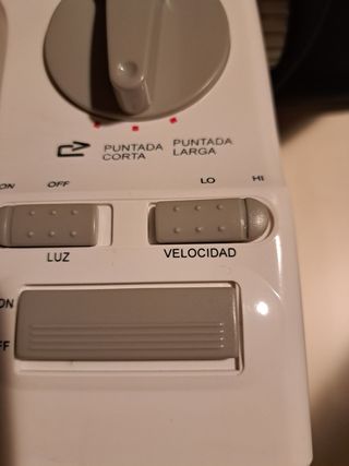 Máquina  de coser.