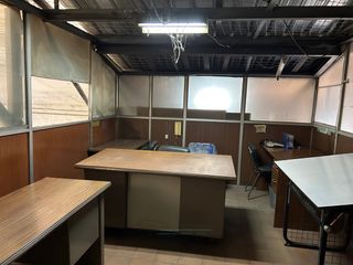 Escritorios de oficina antiguos años 70