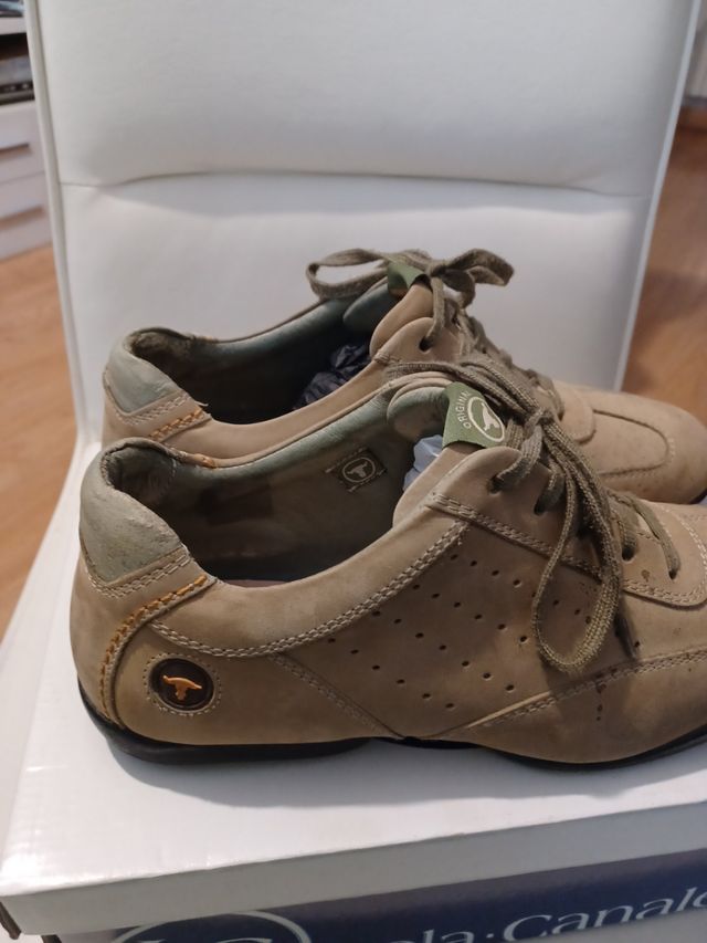 Zapatos. En piel# 41 y medio