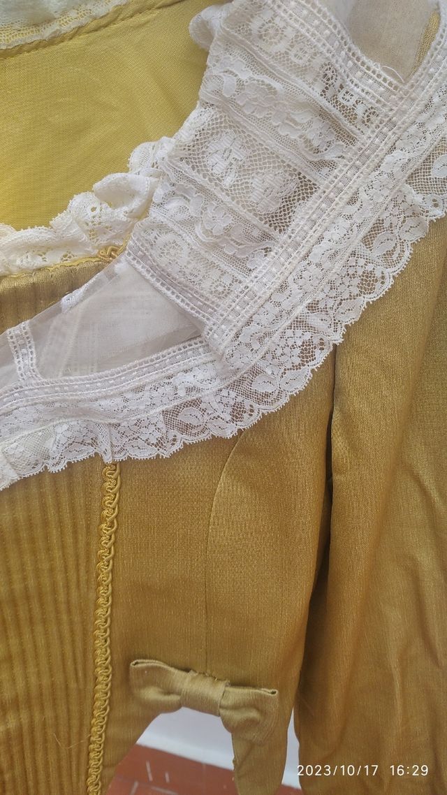 Corpiño de fallera, vendrá a ser una talla 14/xs