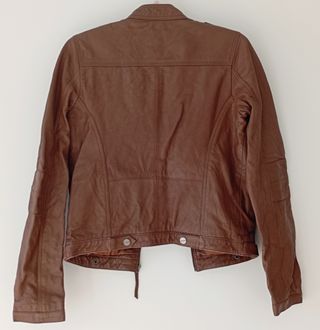 Cazadora 100% cuero marrón camel Bershka