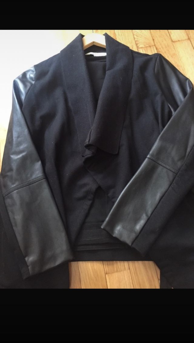 chaqueta de paño y mangas de polipiel