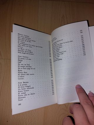 LLIBRE - Dotze poetes catalans - CATALÀ