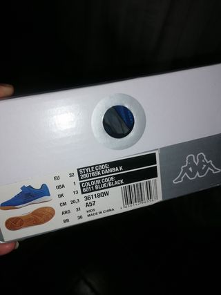 Nuove scarpe da calcio numero 32