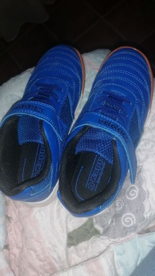 Nuove scarpe da calcio numero 32