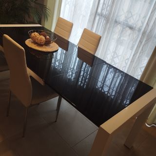 Mesa salón + 4 sillas