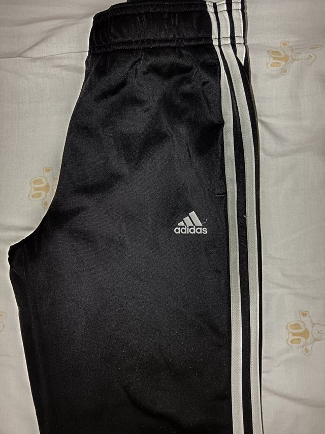 Chándal ADIDAS talla 11-12 años