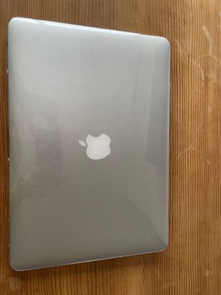 Macbook Air 2017 (13") i5, 8 Gb RAM, 128 Gb SSD