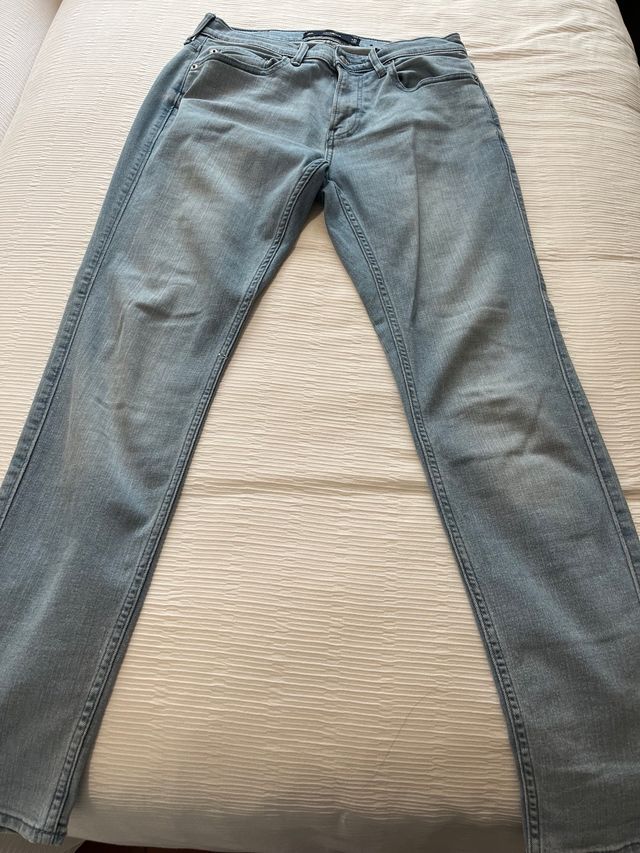 Vaqueros hombre Marca Hollister