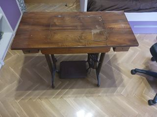 MAQUINA DE COSER ANTIGUA