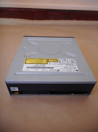 Reproductor-grabador CD-DVD LG.