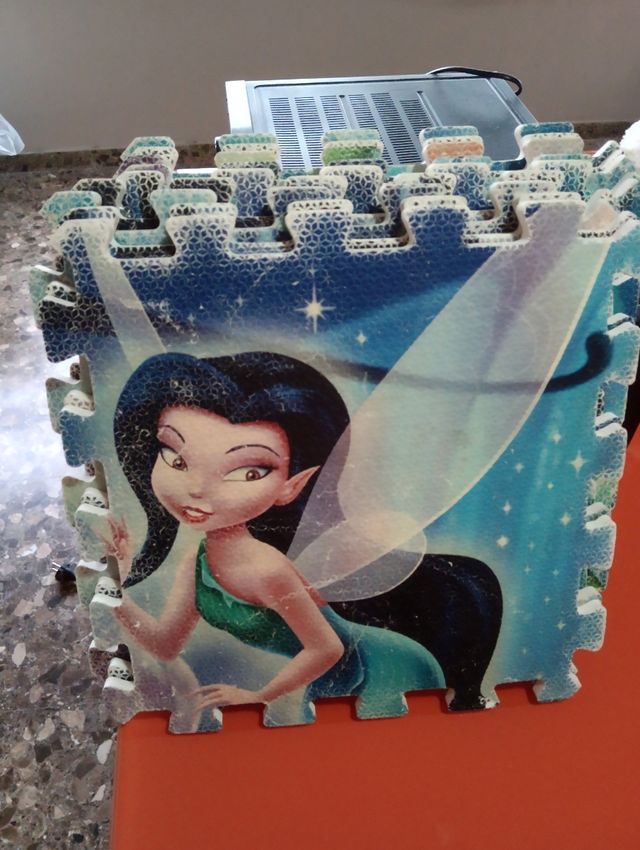 Alfombra goma espuma de campanilla.