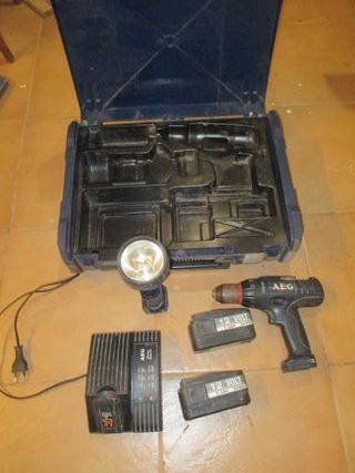 Atornillador AEG