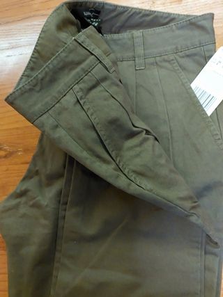 Pantalón chino caqui Mango talla 38/M**
