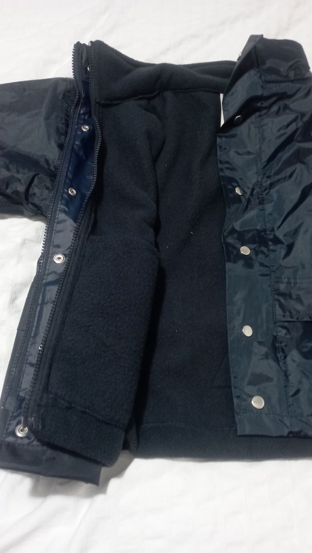 Abrigo/ chubasquero con forro para 4-5 años