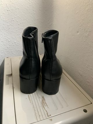 Botines con tacón negros