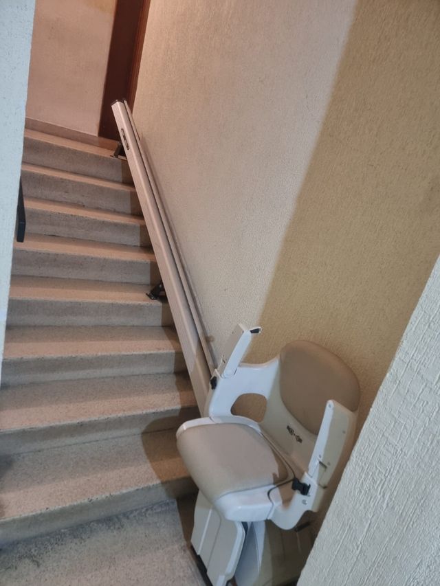 Silla savaescaleras eléctrica