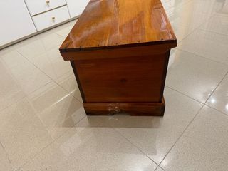 Baul de madera antiguo