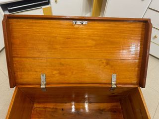 Baul de madera antiguo