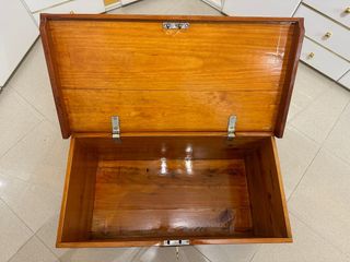 Baul de madera antiguo