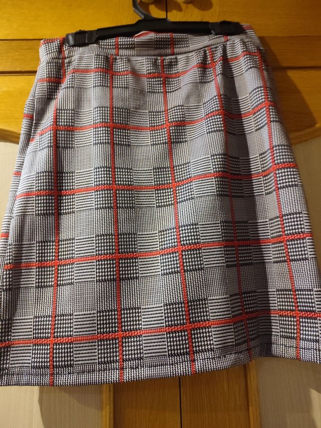 Falda  ,Tela elástica , Nueva 