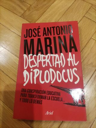 Despertad al diplodocus
