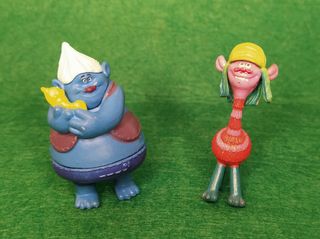 Biggie y Cooper - figuras de la película "Trolls".