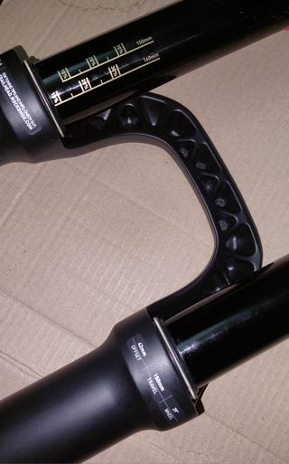 NUEVA. HORQUILLA DE BICI ROCKSHOX YARI 29" 150MM.