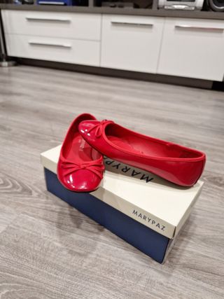 BAILARINAS ROJAS DE CHAROL