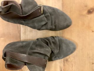 Botines en ante HAKEI