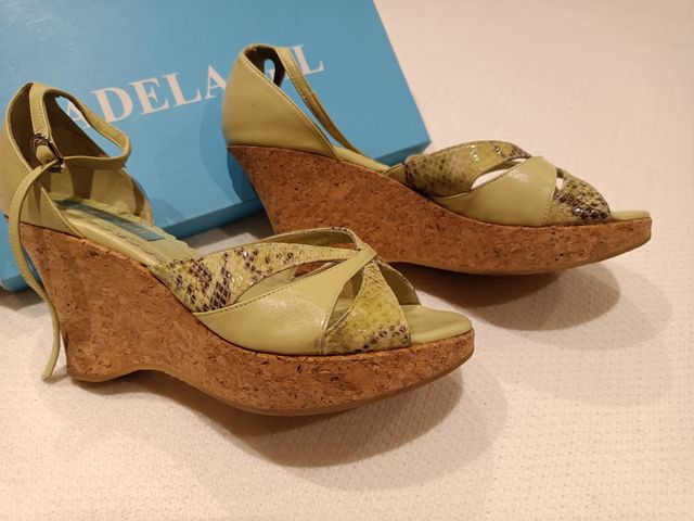 Sandalias cuña Adela Gil talla 40