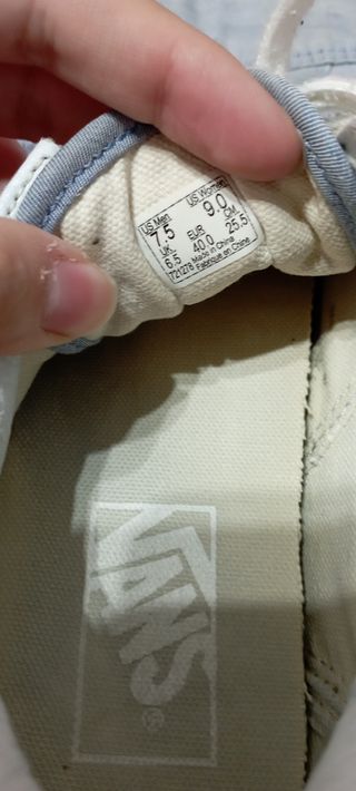 Zapatillas Vans.