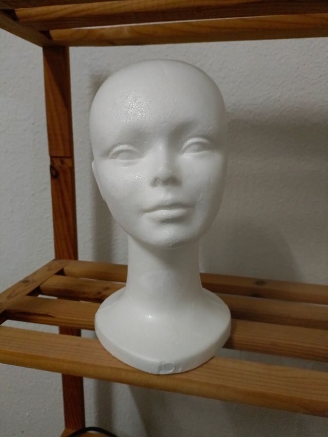 Cabeza femenina corcho