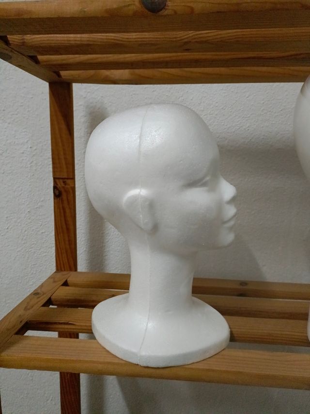 Cabeza femenina corcho