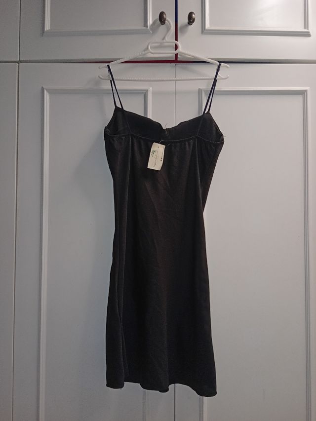 Vestido satinado nuevo