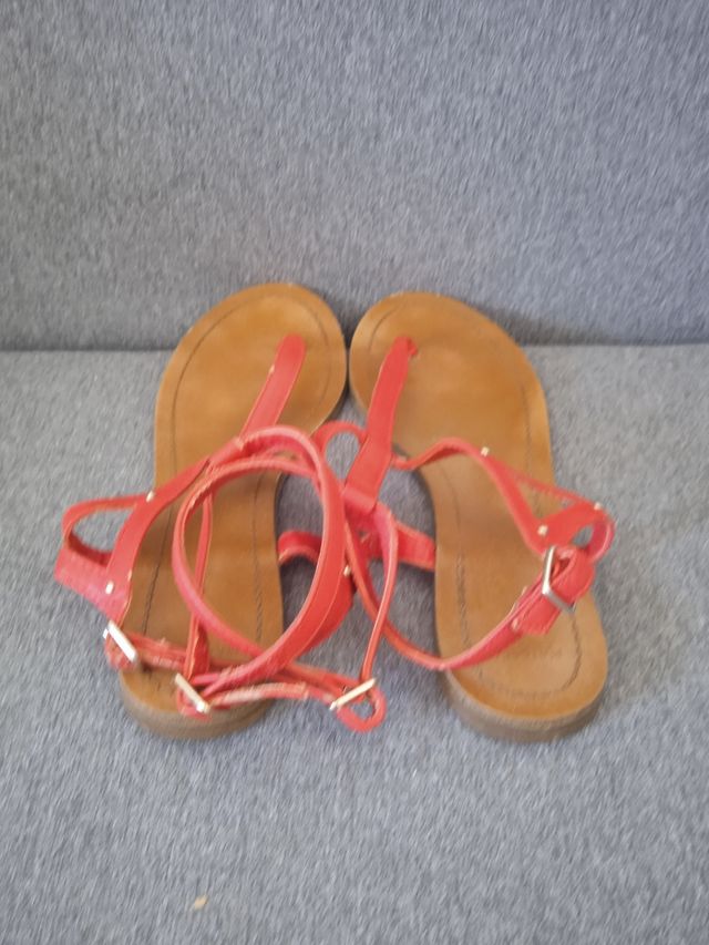 Sandalias rojas Pull & Bear talla 38