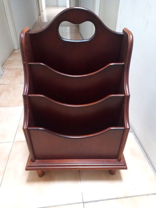 Mueble auxiliar"revistero"