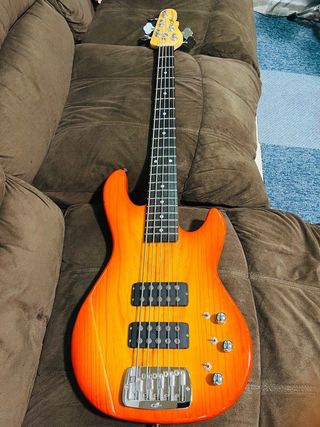 Bajo eléctrico G&L Tribute L2500 RW