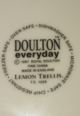 Vajilla JARDIN ROYAL DOULTON NUEVA 80 pzas