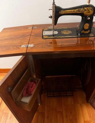 MAQUINA DE COSER ANTIGUA
