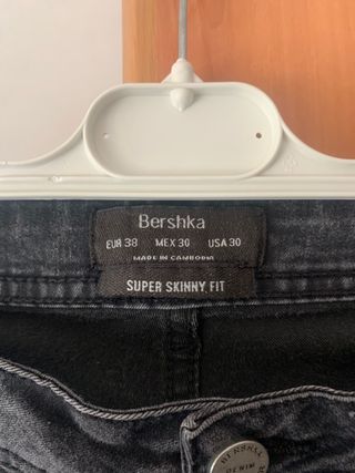 Pantalón largo de Bershka